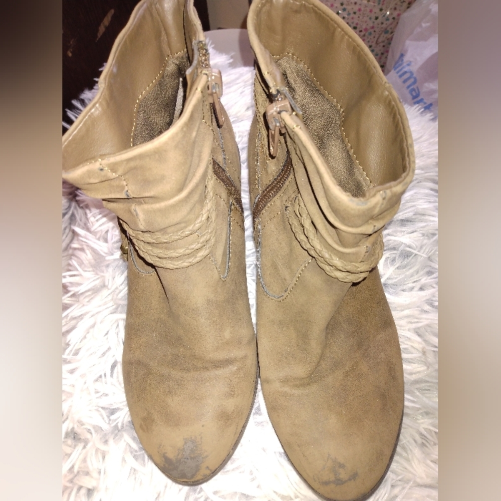 Girls Sz 1 Wonder Nation Brown Booties.